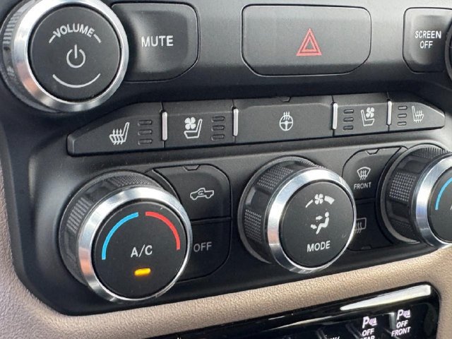 Used 2022 RAM 1500 Laramie AWD/4WD image 31