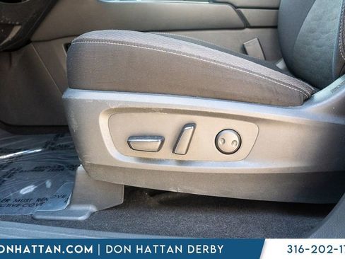 Used 2025 Nissan Pathfinder SV FWD image 17