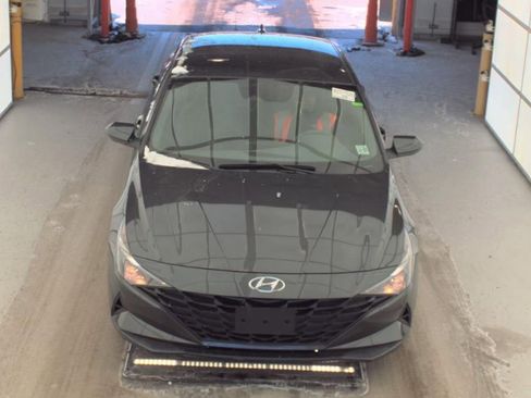 Used 2023 Hyundai Elantra SEL w/ Preferred Accessory Package image 2