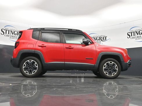 Used 2015 Jeep Renegade Trailhawk w/ Premium Leather Group AWD/4WD image 33
