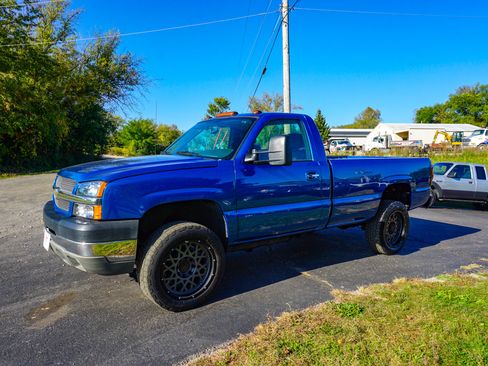 Used 2004 Chevrolet Silverado 2500 LS w/ Snow Plow Prep Package image 10