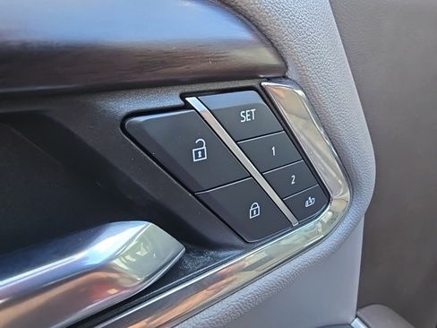 Used 2023 GMC Sierra 1500 SLT w/ SLT Convenience Package image 9