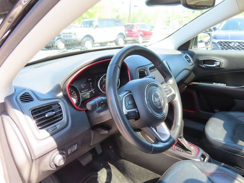 Used 2017 Jeep Compass Trailhawk w/ Navigation Group image 14