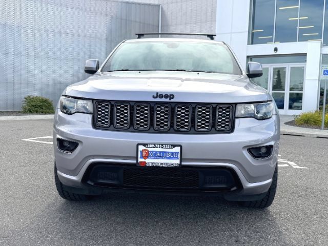 Used 2019 Jeep Grand Cherokee Altitude AWD/4WD image 2