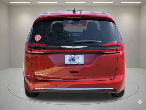 New 2026 Chrysler Pacifica Select FWD image 8