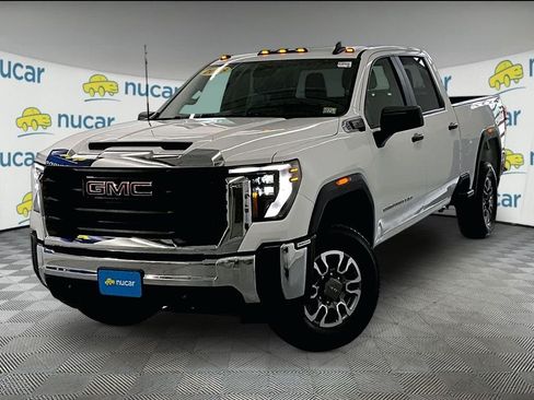 Used 2025 GMC Sierra 3500 Pro AWD/4WD image 3