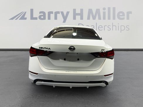 Used 2023 Nissan Sentra SV image 4