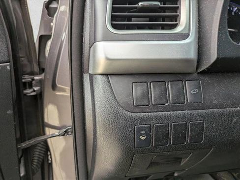 Used 2015 Toyota Highlander XLE image 10