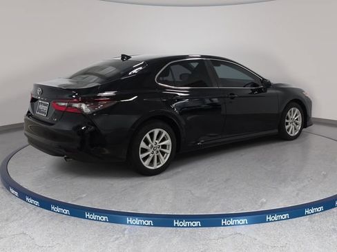 Used 2021 Toyota Camry LE FWD image 6