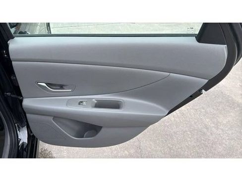 Used 2023 Hyundai Elantra SEL FWD image 29
