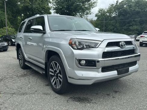 Used 2018 Toyota 4Runner Limited AWD/4WD image 8