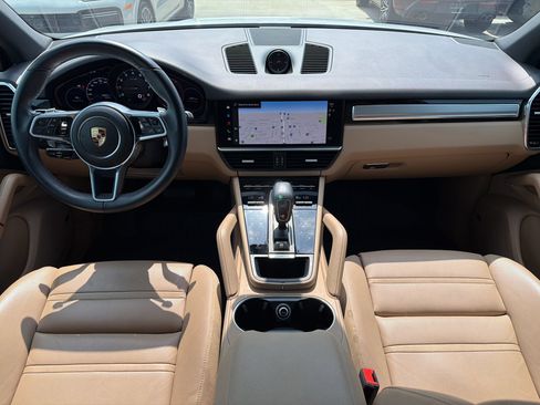 Certified 2022 Porsche Cayenne Platinum Edition AWD/4WD image 16