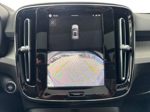 Certified 2025 Volvo XC40 B5 Core AWD/4WD image 20