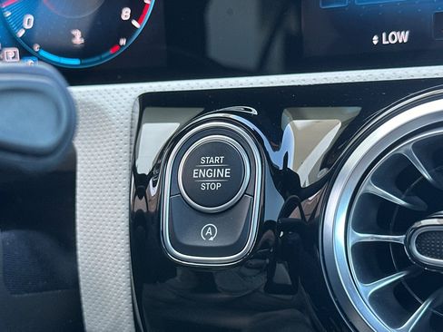 Certified 2022 Mercedes-Benz A 220 image 22