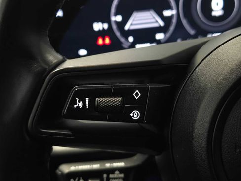 Used 2022 Porsche Taycan image 35