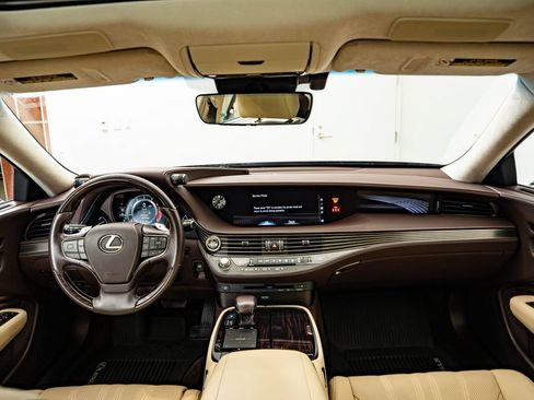 Used 2018 Lexus LS 500 AWD w/ Interior Upgrade Package image 4