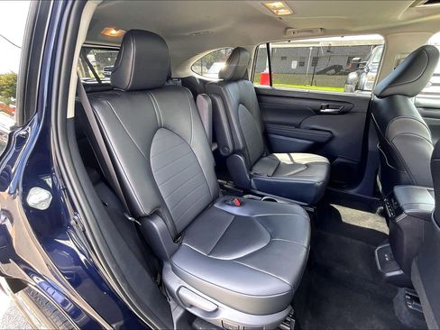 Used 2026 Toyota Highlander XLE AWD/4WD image 32