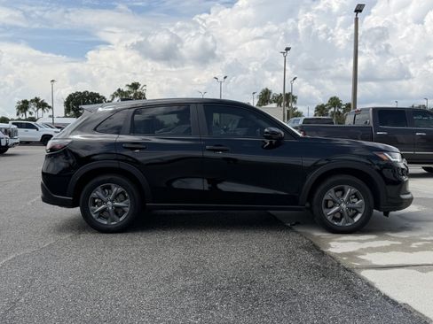 Used 2026 Honda HR-V LX image 2