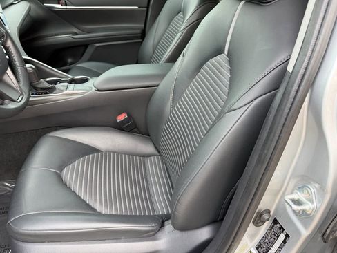 Used 2024 Toyota Camry SE image 18