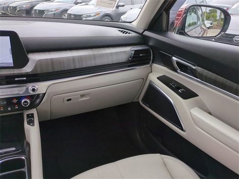Used 2023 Kia Telluride SX image 16