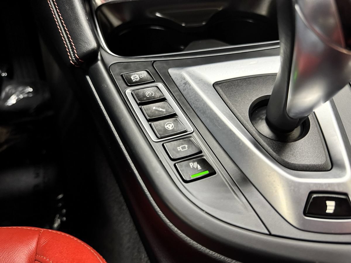 Used 2018 BMW M3 RWD image 41