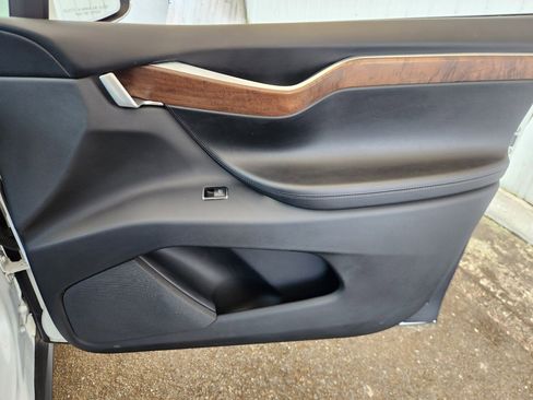 Used 2016 Tesla Model X 90D image 21