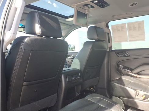Used 2020 Chevrolet Suburban Premier image 10