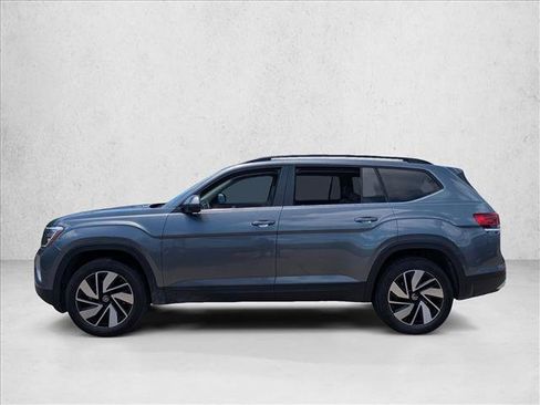 Used 2025 Volkswagen Atlas SE FWD image 9