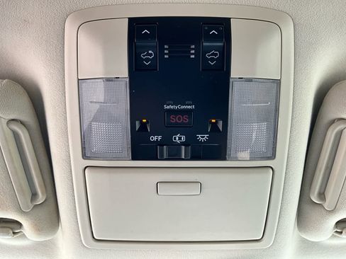 Used 2018 Lexus GX 460 Premium w/ Premium Package AWD/4WD image 22