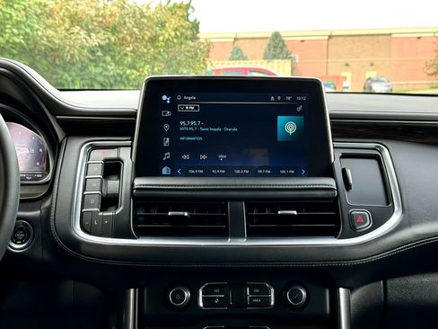 Used 2023 Chevrolet Tahoe LT w/ Luxury Package AWD/4WD image 28