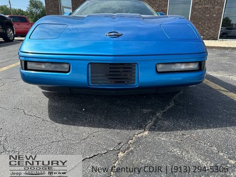 Used 1992 Chevrolet Corvette Coupe RWD image 17
