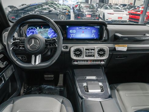 Used 2025 Mercedes-Benz G 580 w/ EQ Technology image 33