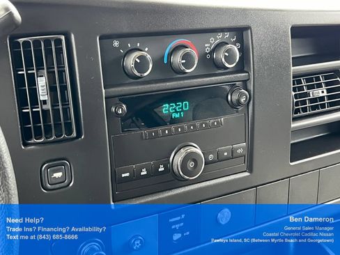 Used 2009 Chevrolet Express 2500 Passenger RWD image 19