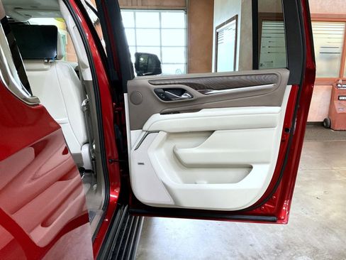 Certified 2024 GMC Yukon XL Denali w/ Denali Reserve Package image 17