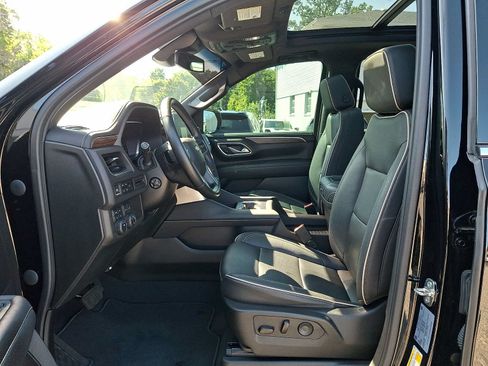Used 2023 Chevrolet Tahoe Premier AWD/4WD image 14