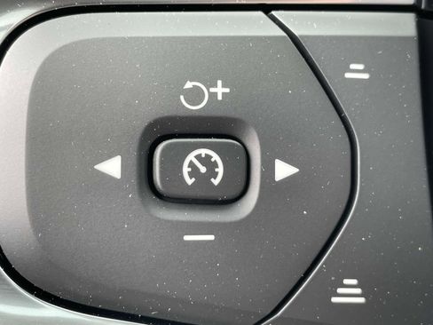 New 2025 Volvo XC40 B5 Ultra w/ Protection Package image 27