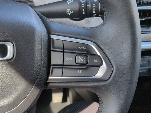 Used 2024 Jeep Compass Latitude image 13