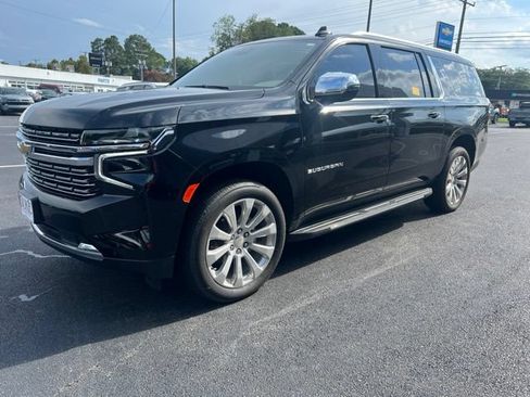 Used 2024 Chevrolet Suburban Premier AWD/4WD image 32
