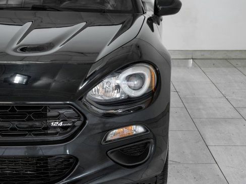 Used 2017 FIAT 124 Spider Classica RWD image 36