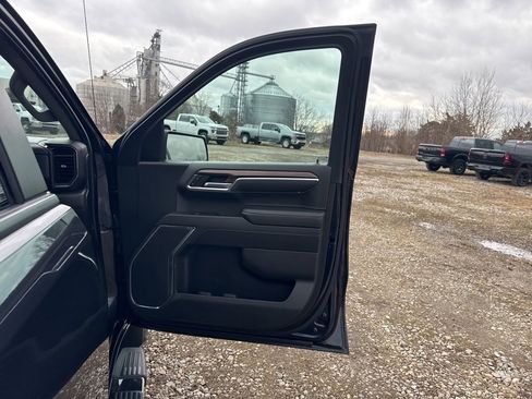 Used 2023 Chevrolet Silverado 1500 LT image 42