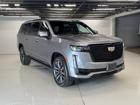 Used 2021 Cadillac Escalade ESV Sport w/ Driver Assist Tech Package AWD/4WD image 7