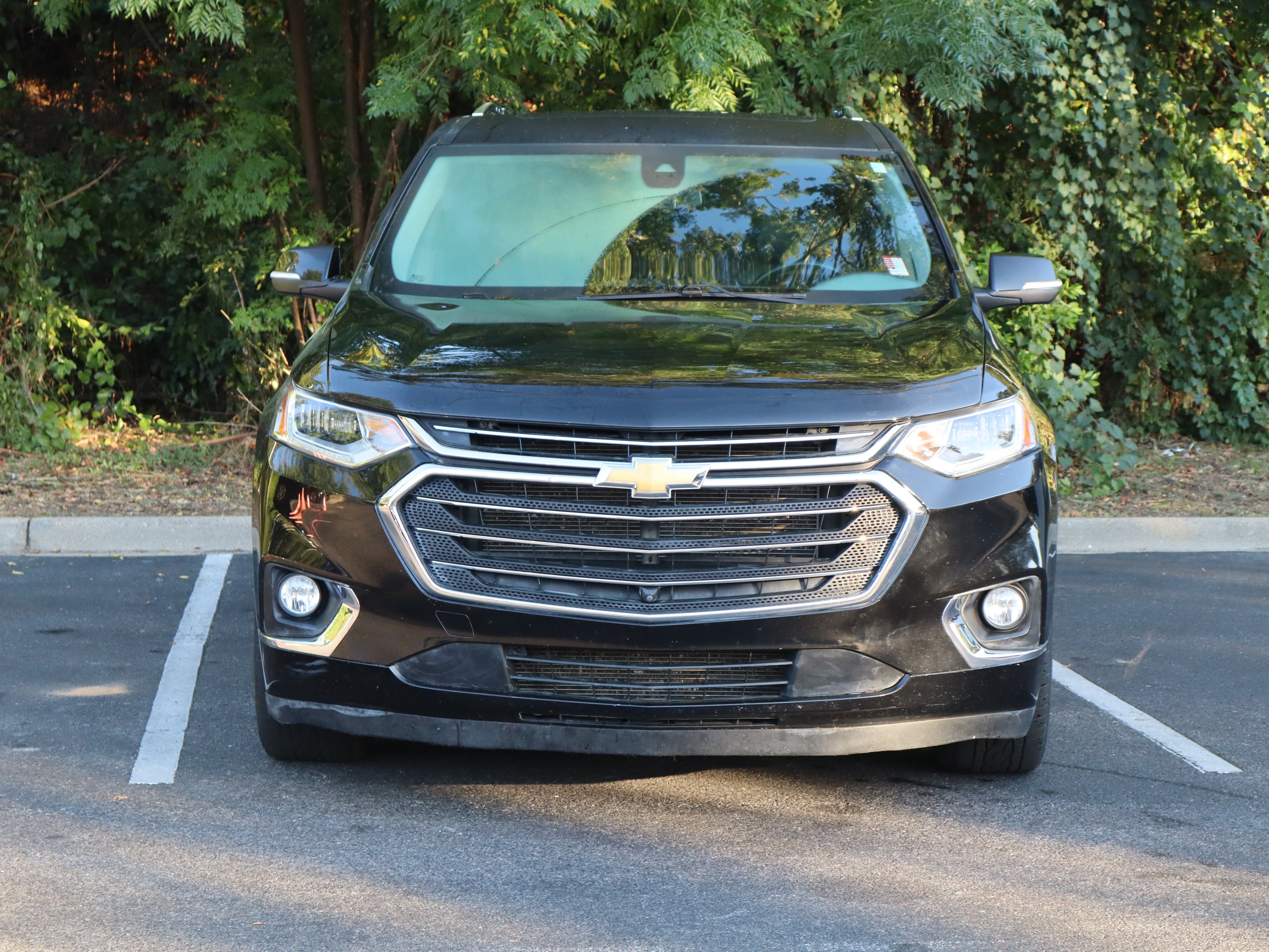 Used 2021 Chevrolet Traverse Premier FWD image 3