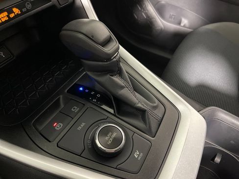 Certified 2022 Toyota RAV4 LE AWD/4WD image 22