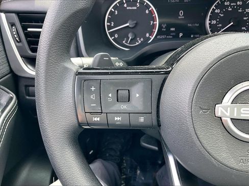 Used 2023 Nissan Rogue SV AWD/4WD image 21