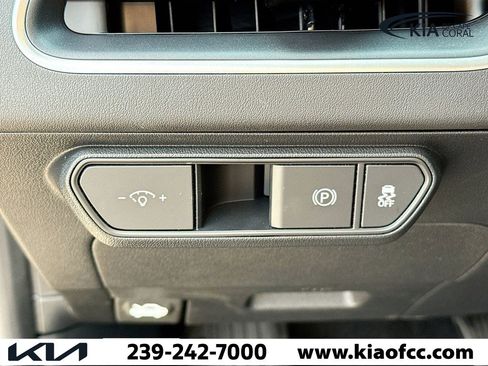 New 2025 Kia K4 LXS image 30