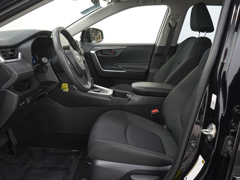 Used 2025 Toyota RAV4 LE image 22