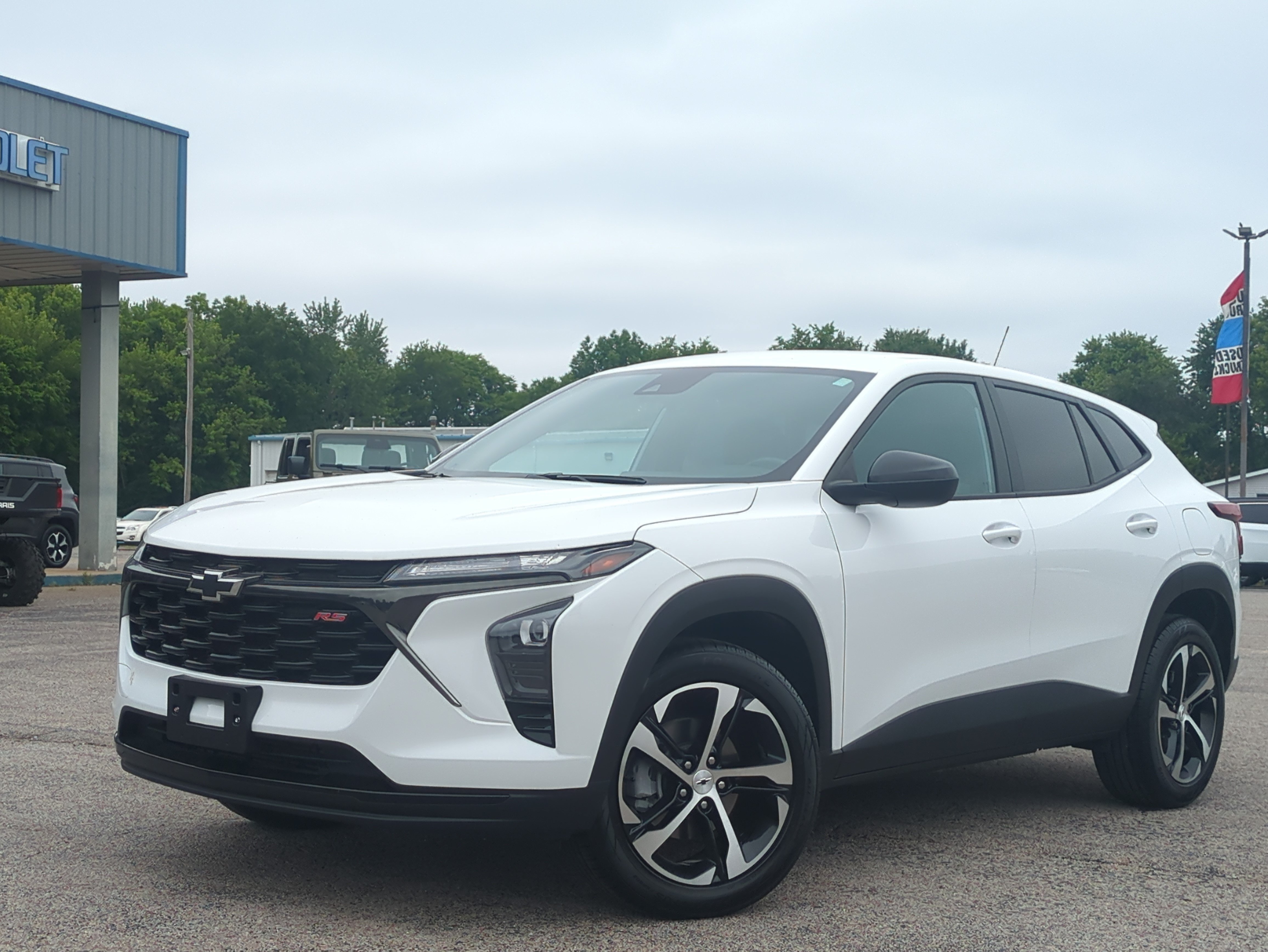 Used 2024 Chevrolet Trax RS w/ Driver Confidence Package FWD image 1
