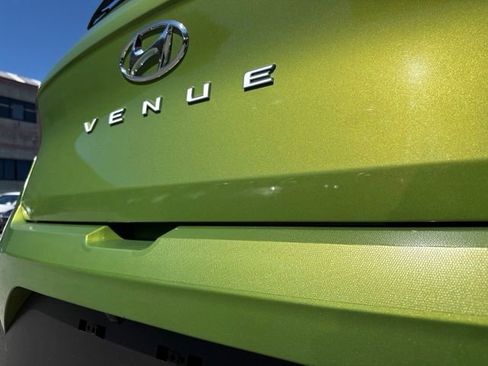 Used 2023 Hyundai Venue SEL FWD image 14