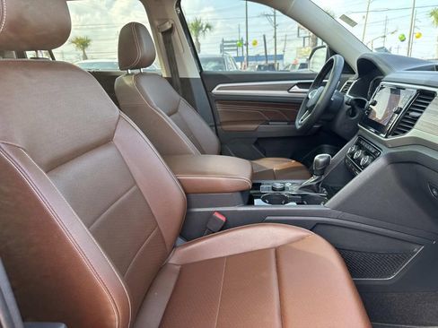 Used 2022 Volkswagen Atlas SEL image 13