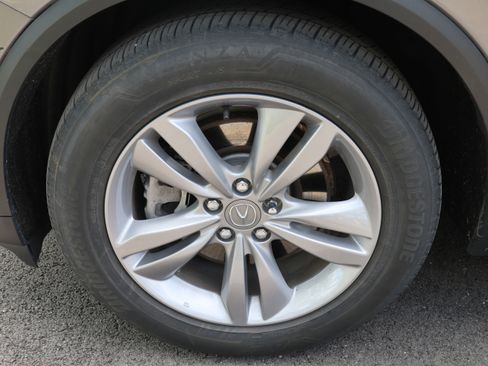 Used 2023 Acura MDX SH-AWD image 11